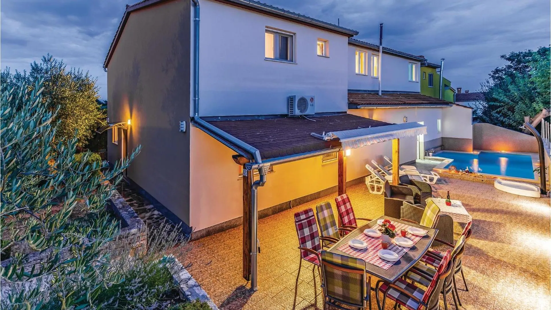 5 Bedroom Lovely Home In Pavicini