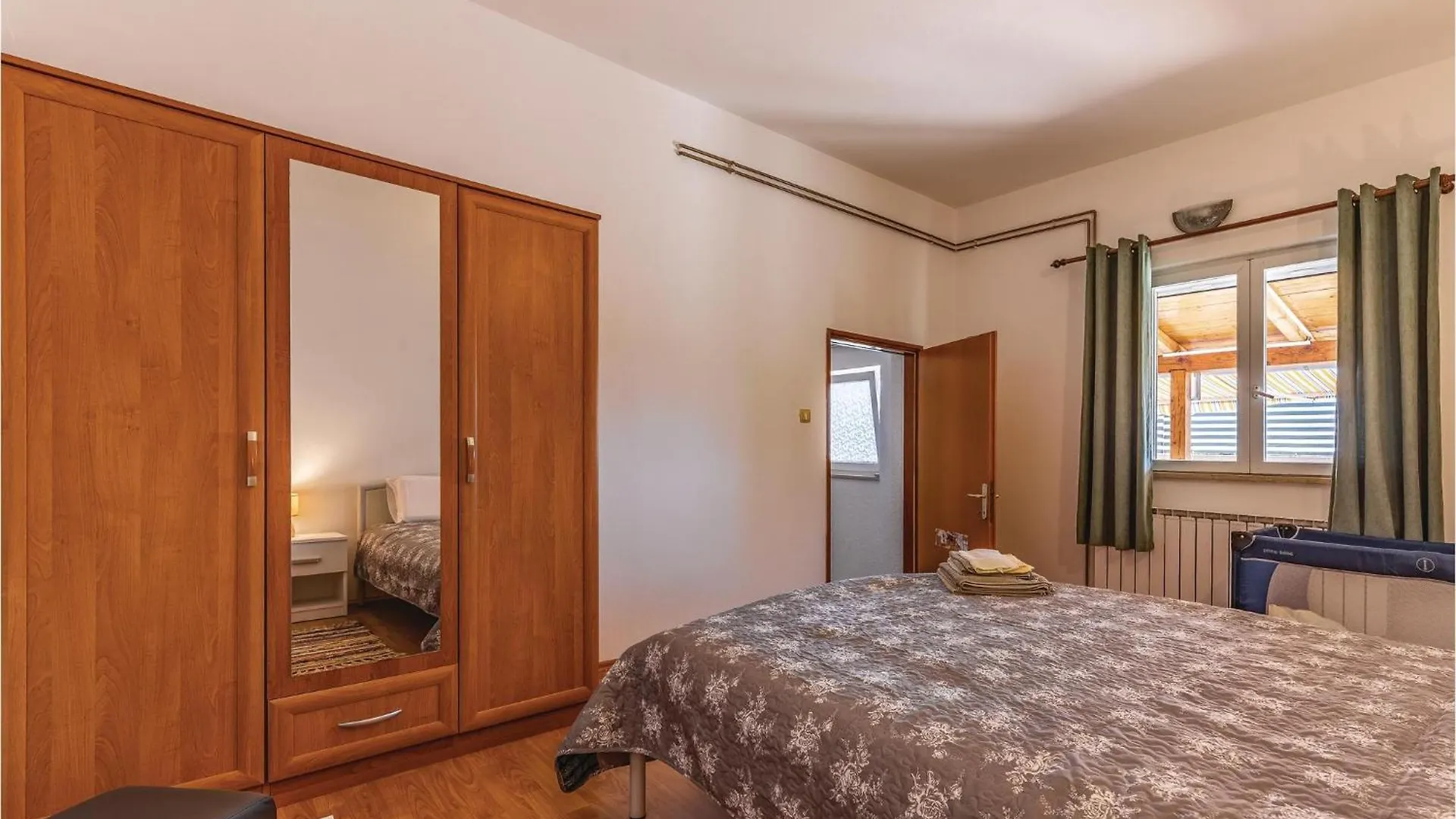 5 Bedroom Lovely Home In Pavicini 0*,  Κροατία