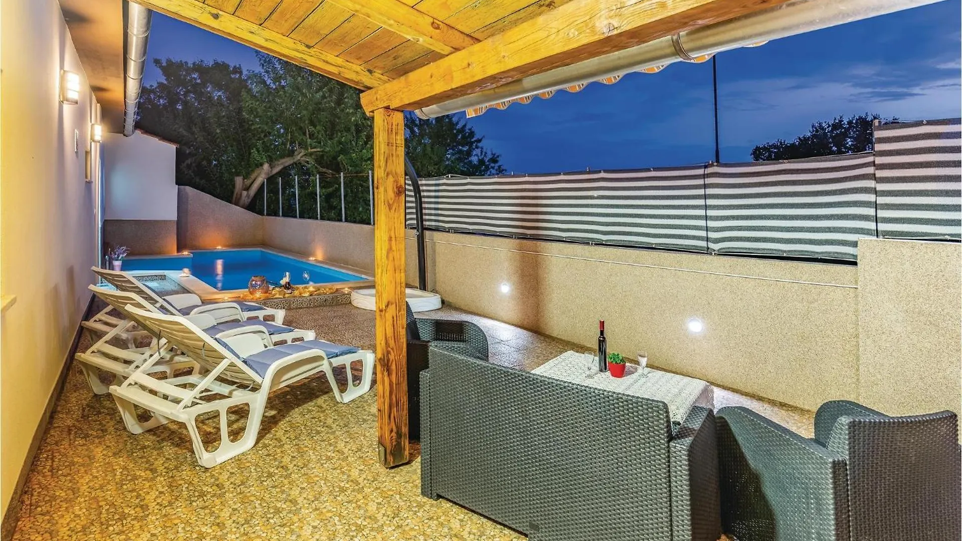 5 Bedroom Lovely Home In Pavicini