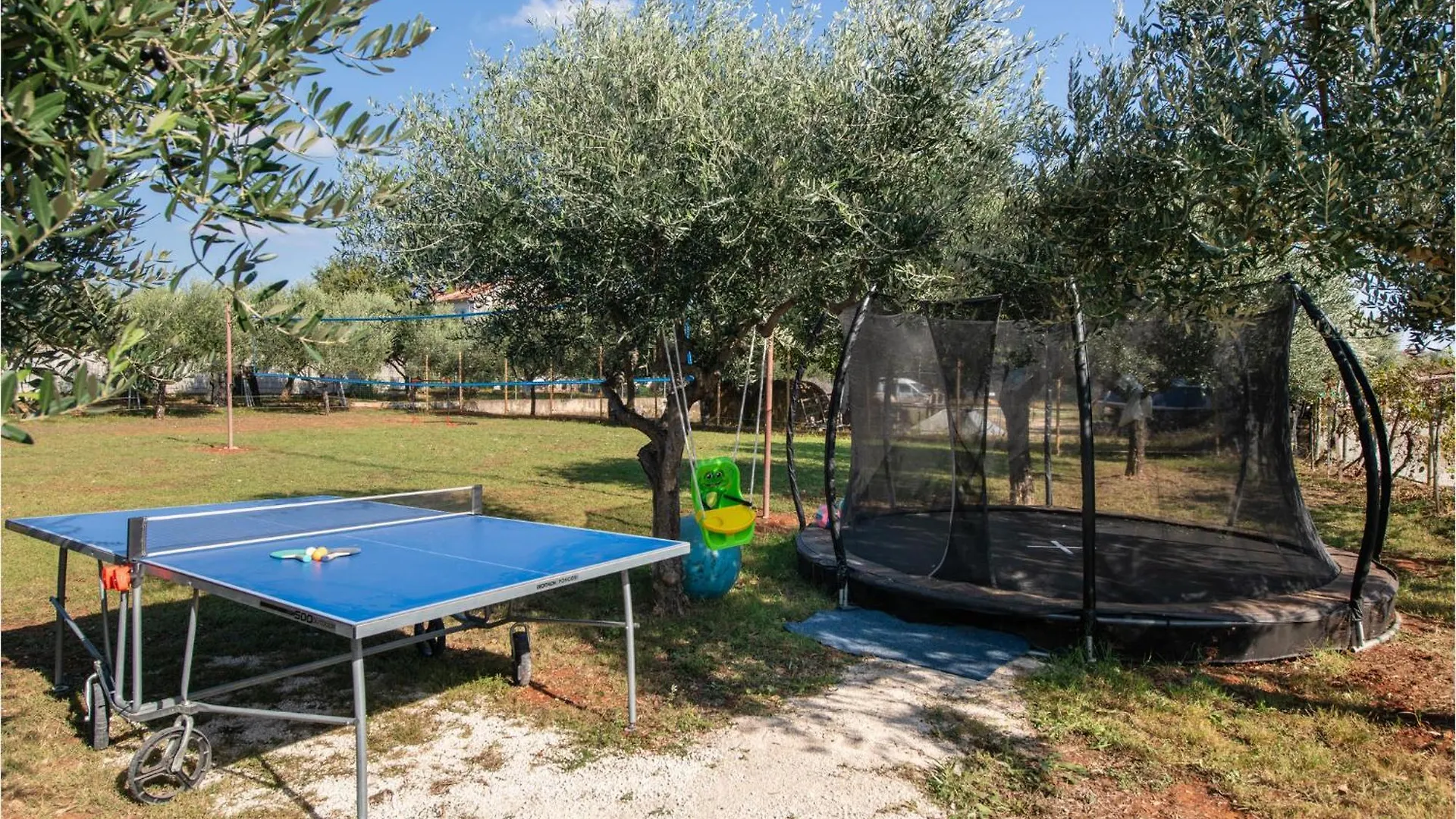 Hébergement de vacances 5 Bedroom Lovely Home In Pavicini