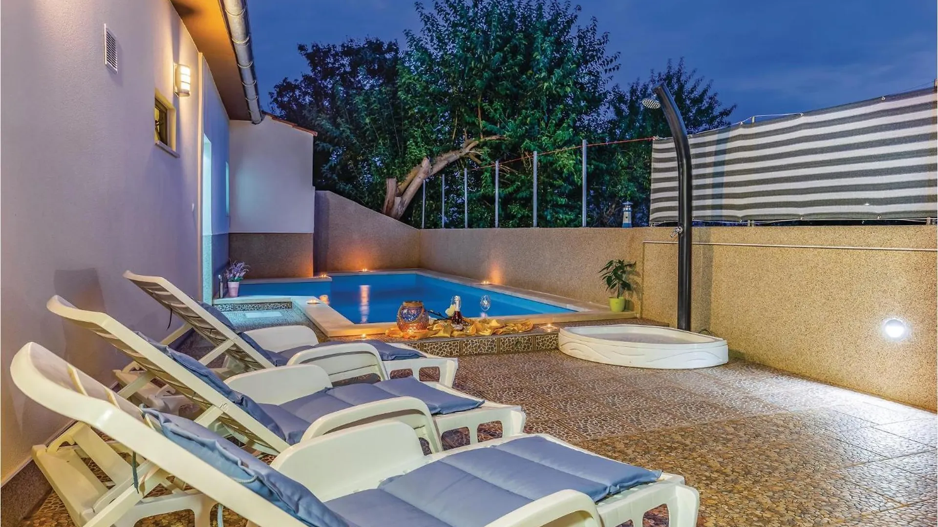 5 Bedroom Lovely Home In Pavicini